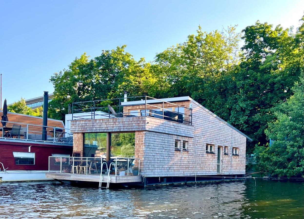 Houseboat Fred Hotel na wodzie *